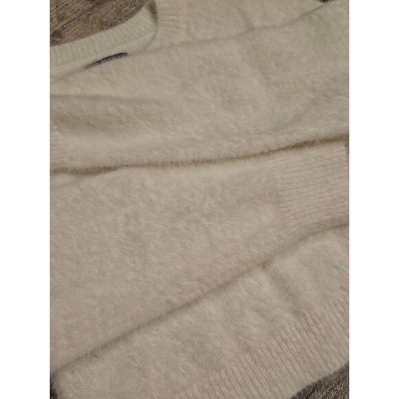 Urban Outfitters white fuzzy fluffy crop sweater womens juniors large free peopl - Picture 3 of 8